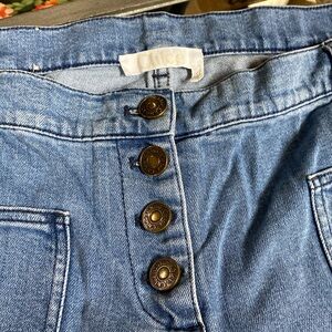 Chloe jeans, front pockets, belt, cropped bottoms, light denim
